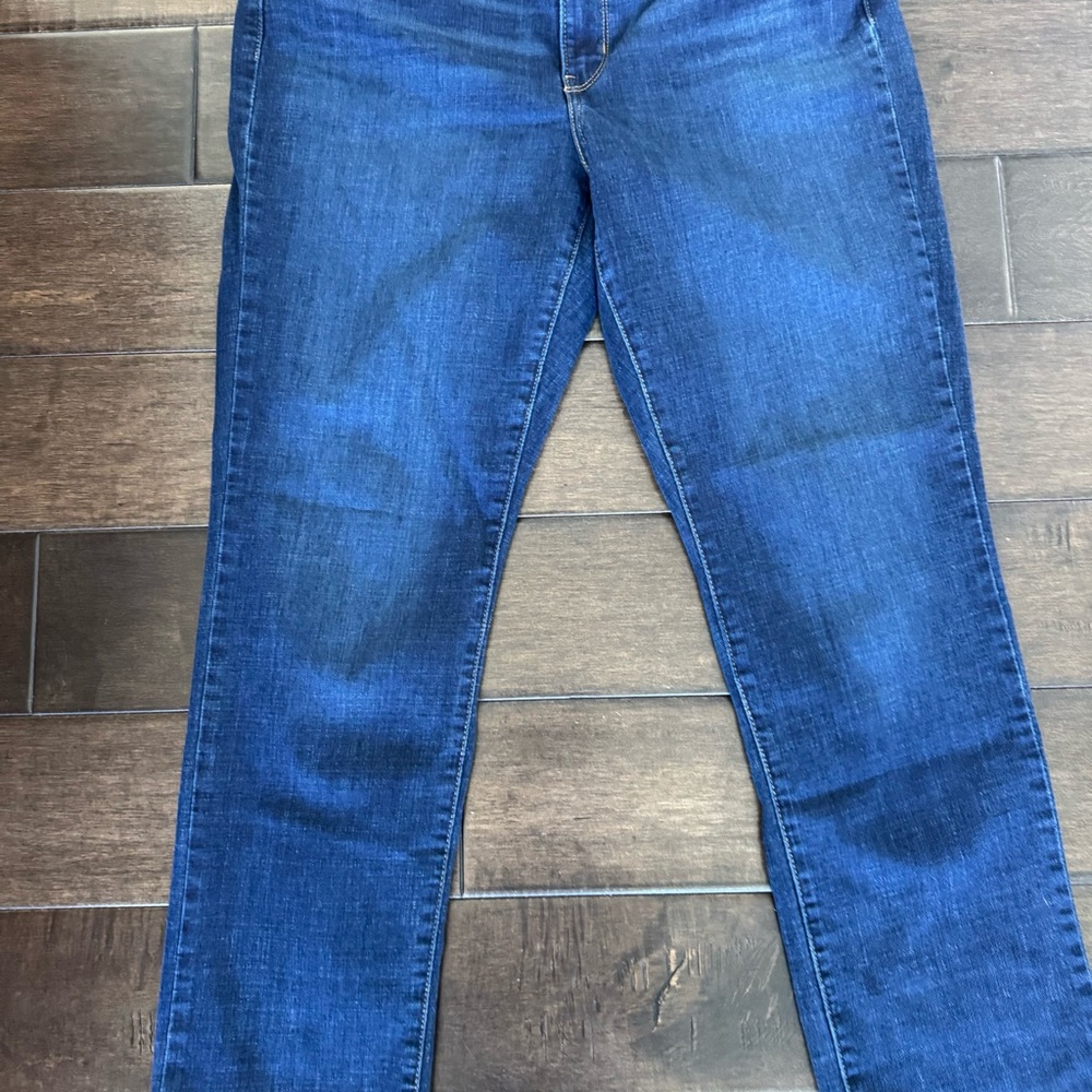 ❤️3/$30 Levi's Classic Straight Fit Women's Jeans – Dark Wash – Size 12 - Picture 4 of 12